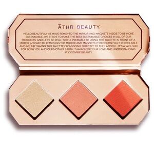 AHR BEAUTY
Crystal Charged Cheek Palette - AMBER